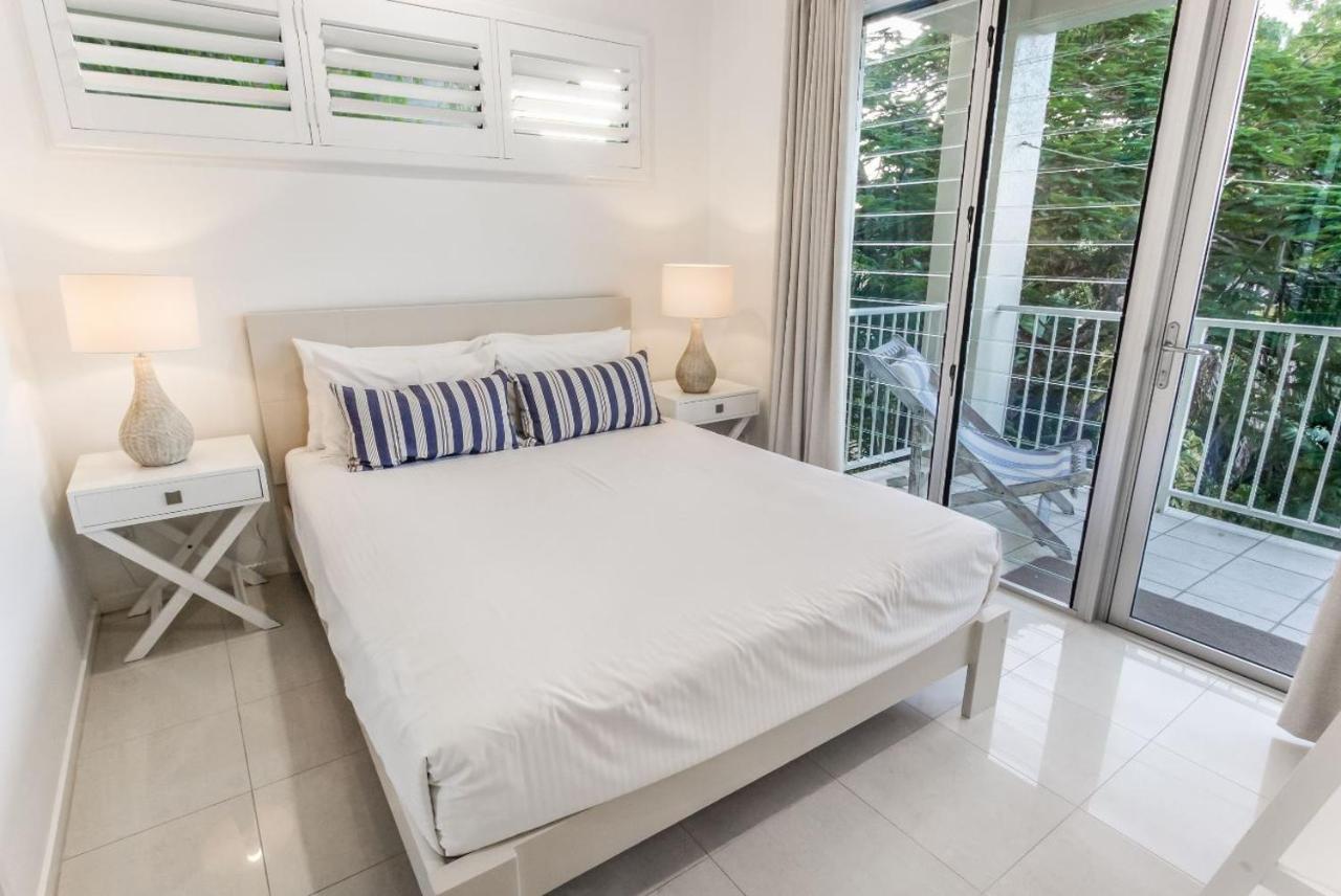 Island Views Beachfront Apartments Palm Cove Exterior foto