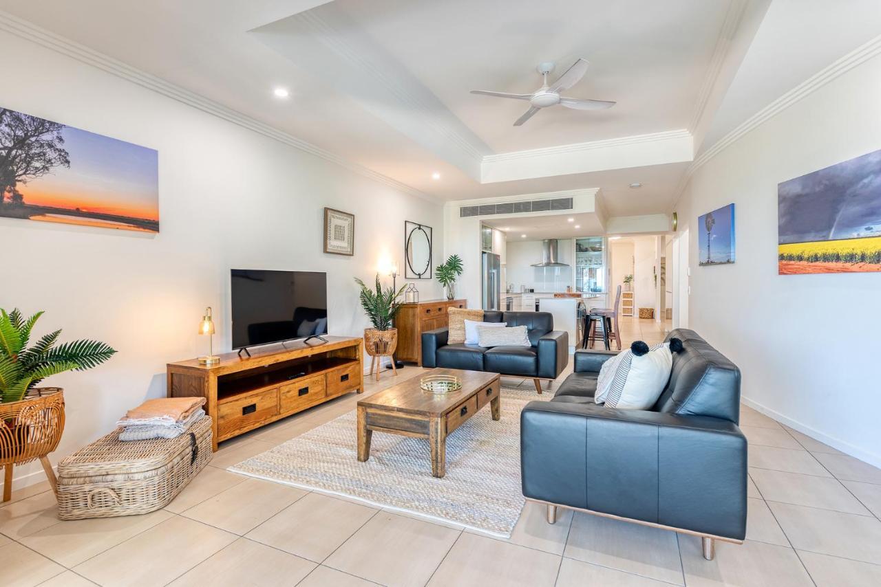 Island Views Beachfront Apartments Palm Cove Exterior foto